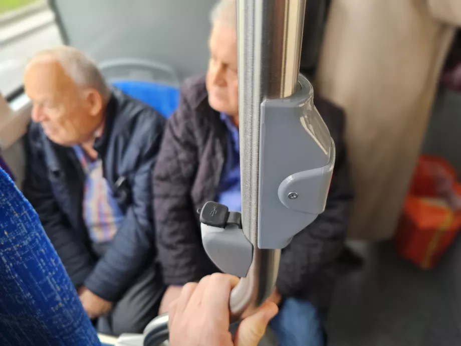 USB-portar och "Stop"-knapp