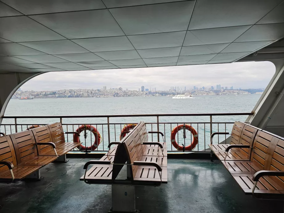 Utvändigt däck på färjan