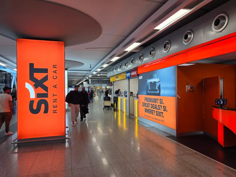 Vissa biluthyrningsdiskar i Terminal A
