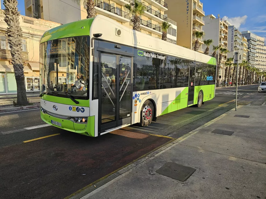 Bussar i Malta