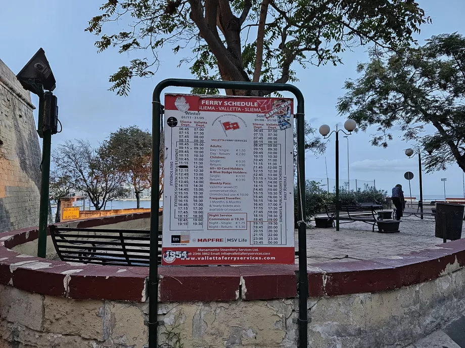 Informationstavla för färjan Valletta - Sliema