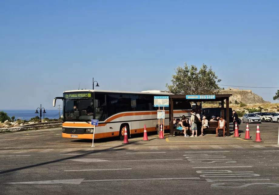 Busshållplats på huvudvägen, Lindos
