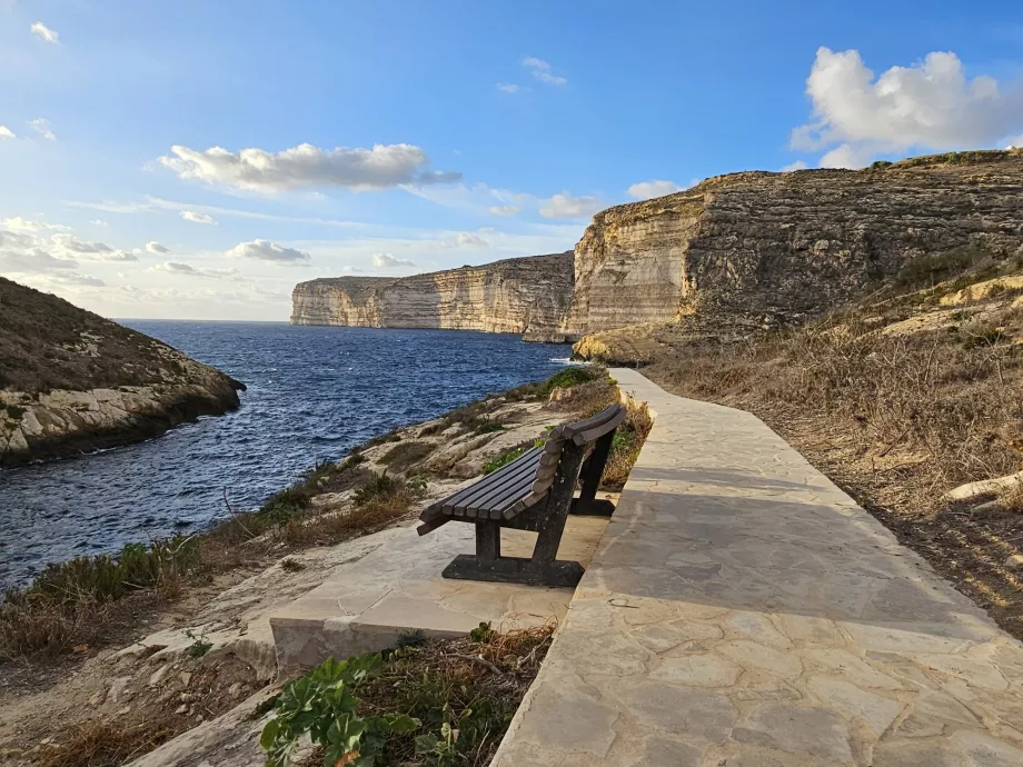 Trottoarer runt Xlendi