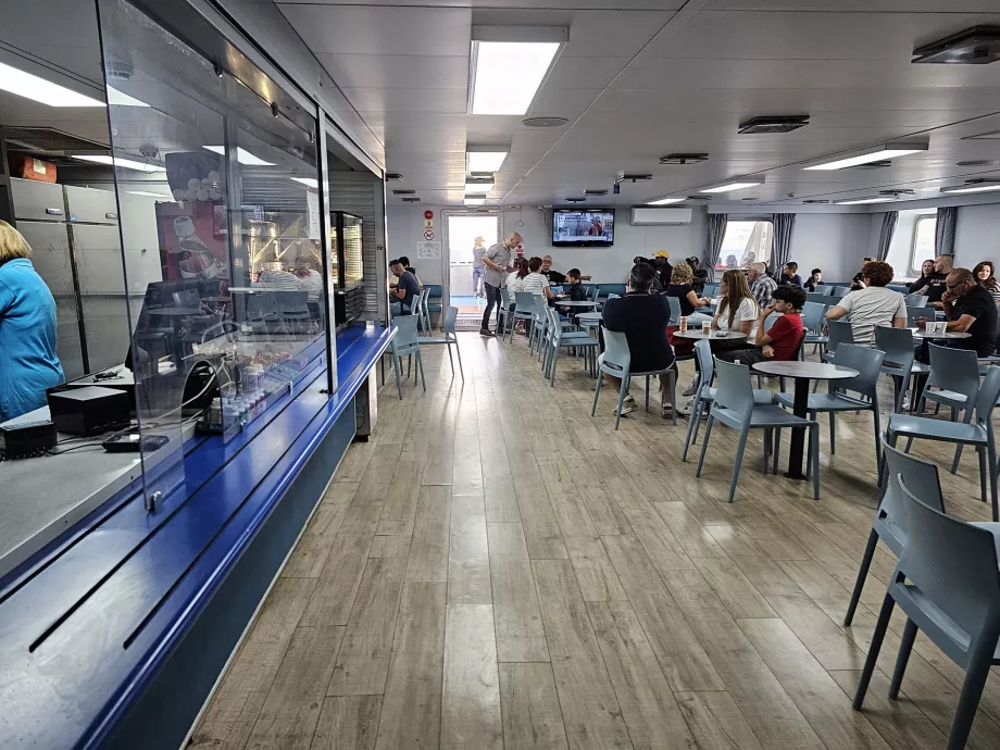 Café på färjan Malta - Gozo