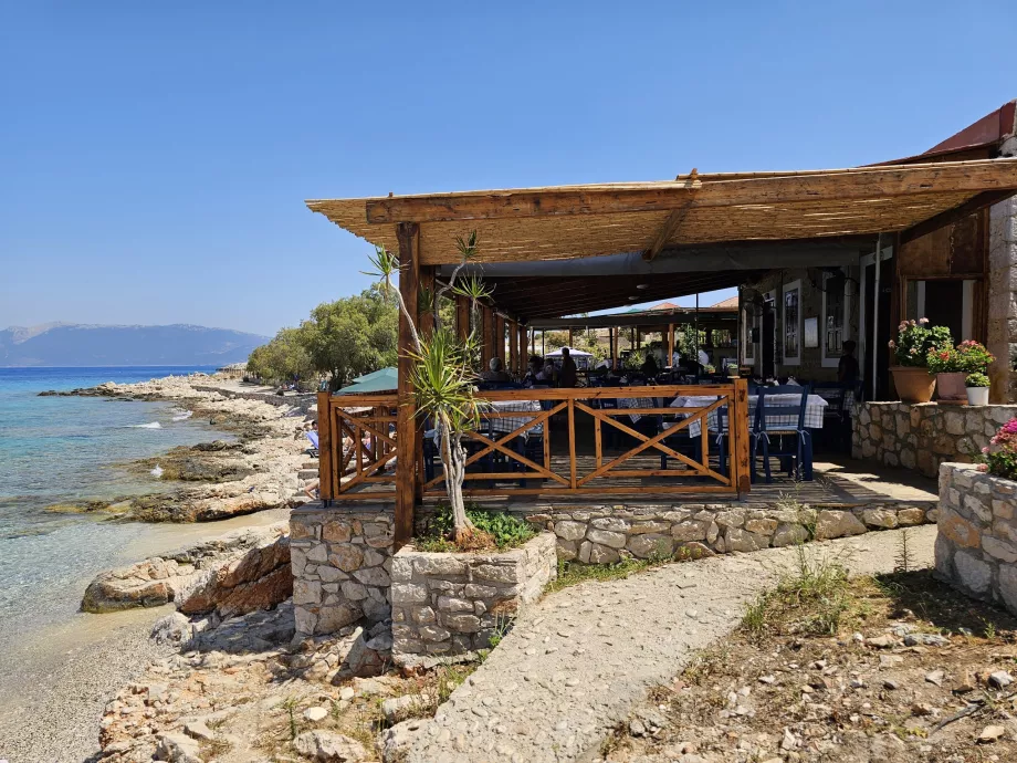 Restaurang vid Ftenagia Beach
