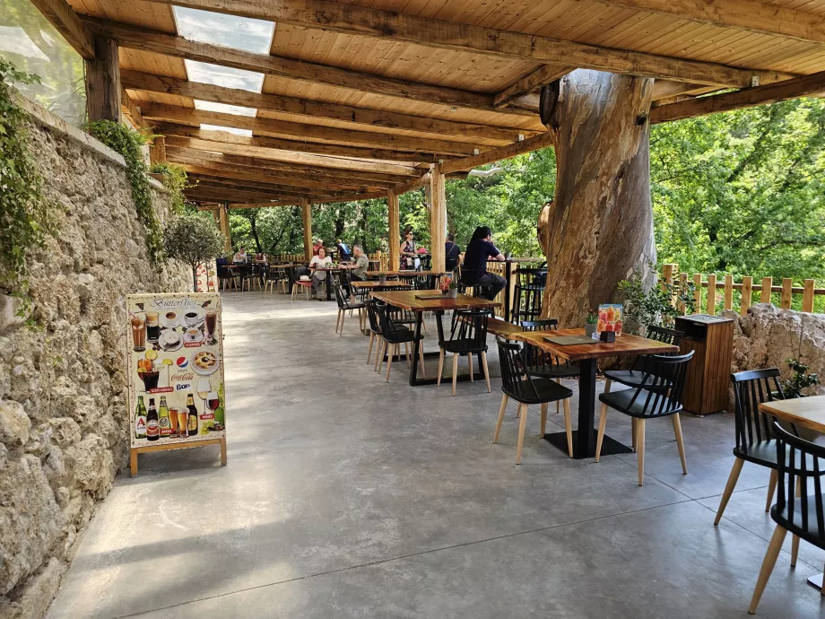 Fjärilarnas dal, restaurang