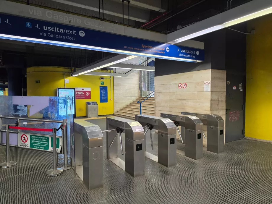 Utgång från tunnelbanestationen
