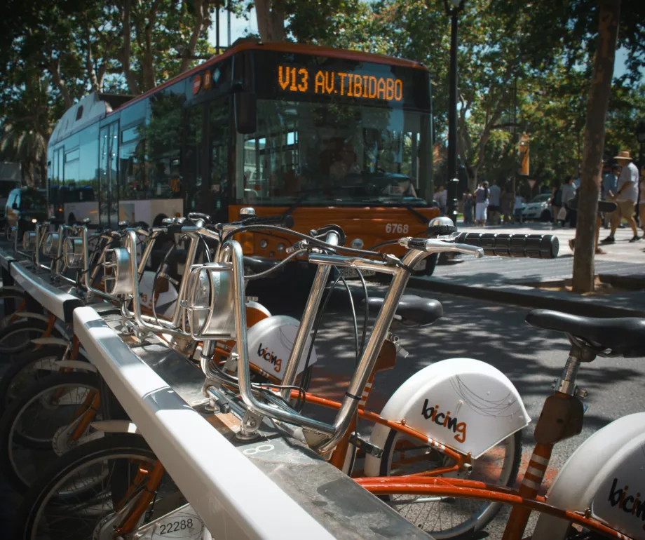 Buss- och cykeldelning Barcelona