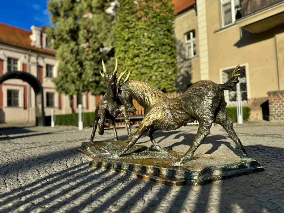 Monument över två getter