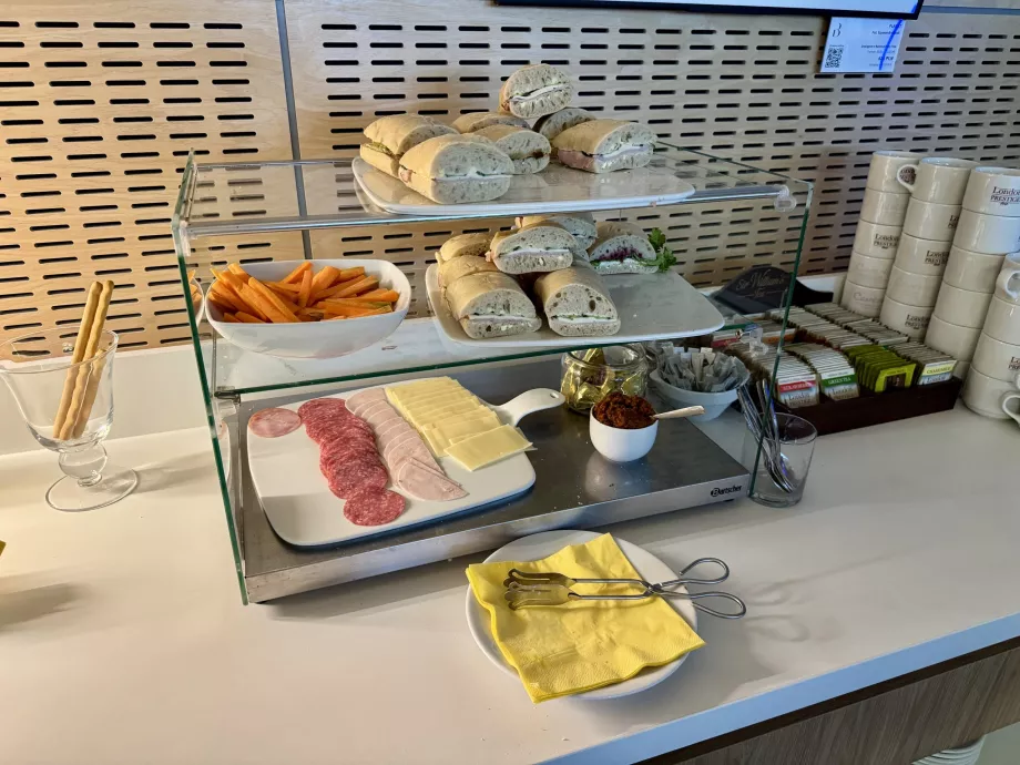 Baguetter, salami, skinka och ost