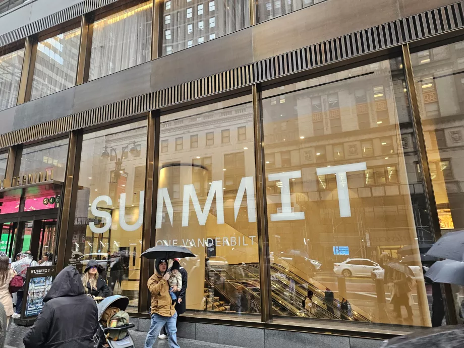 Summit One Vanderbilt, utomhusentré