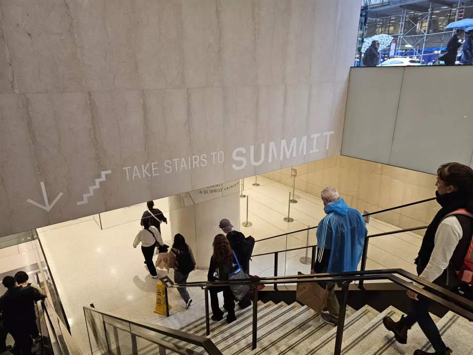 Summit One Vanderbilt, inre ingång