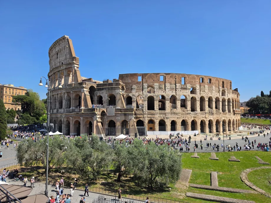 Colosseum sett från Fora Romana