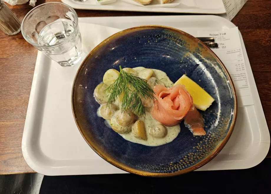 Lax med dillsås