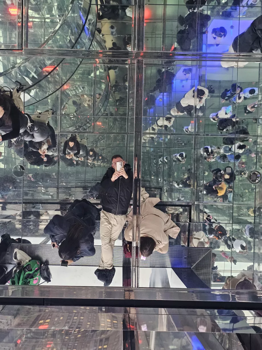 Summit One Vanderbilt, Spegelsalen