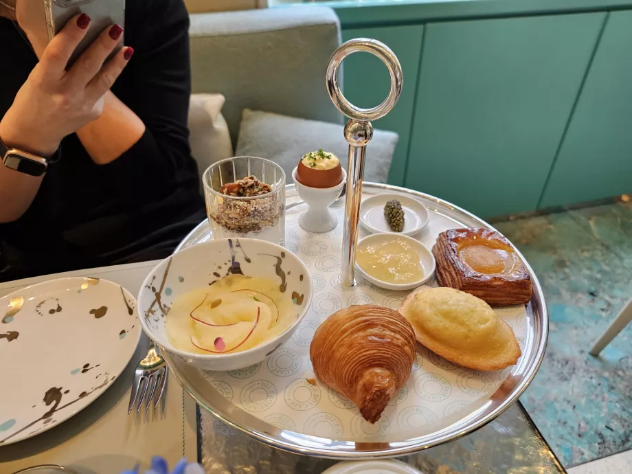 Blue Box, Frukost på Tiffany's