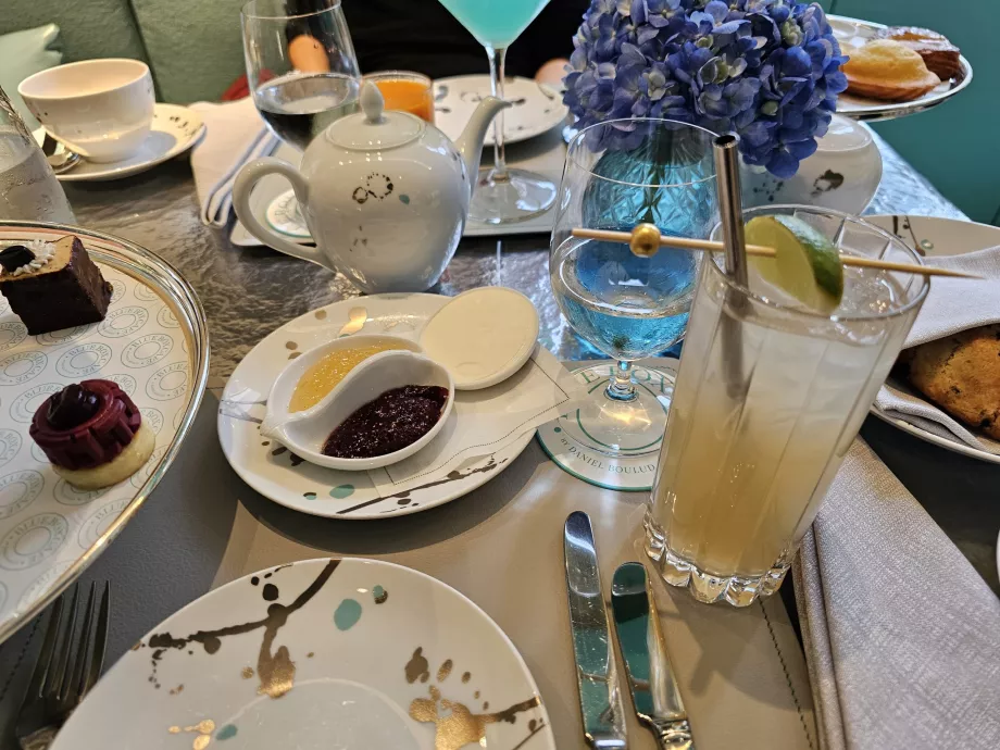 Blue Box, marmelad, smör och cocktail