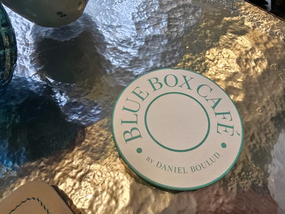 Blå låda, underlägg