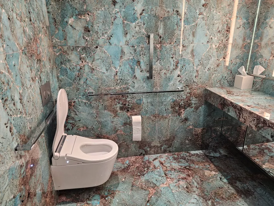 Tiffany &amp; Co, toalettstolar i marmor