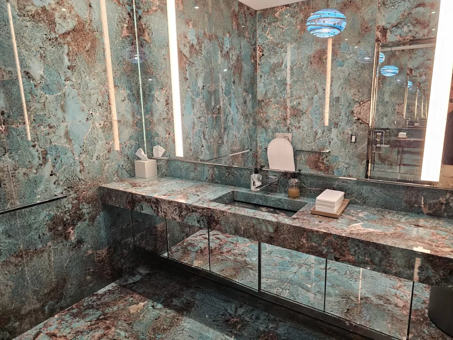 Tiffany &amp; Co, toalettstolar i marmor