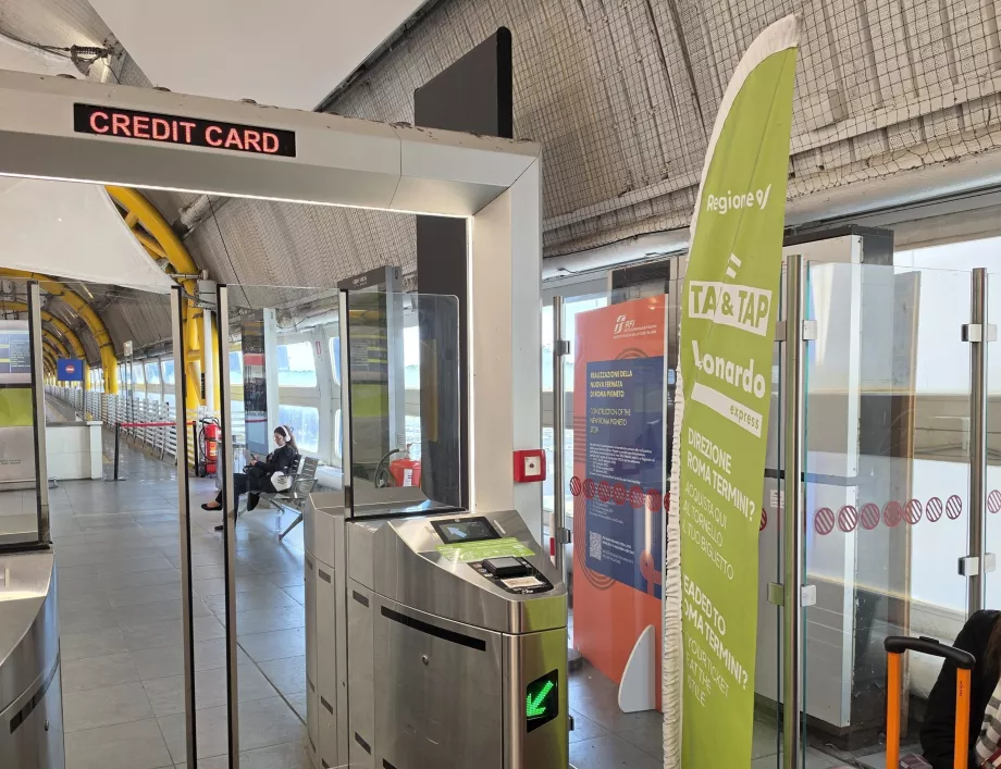 Kortbetalning vid inpassering till stationen