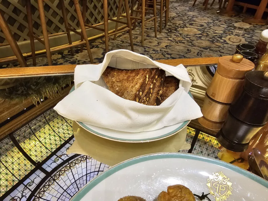 Rostat bröd vid frukost