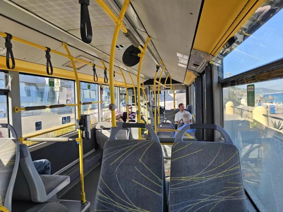 Interiör från D.E.S. Roda bussar