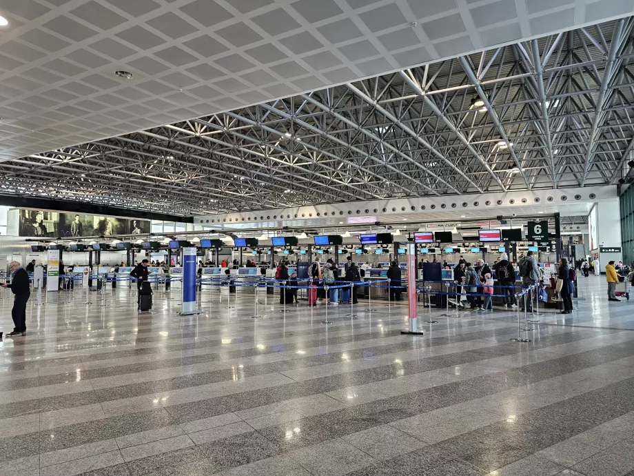 Incheckningshall, Terminal 1
