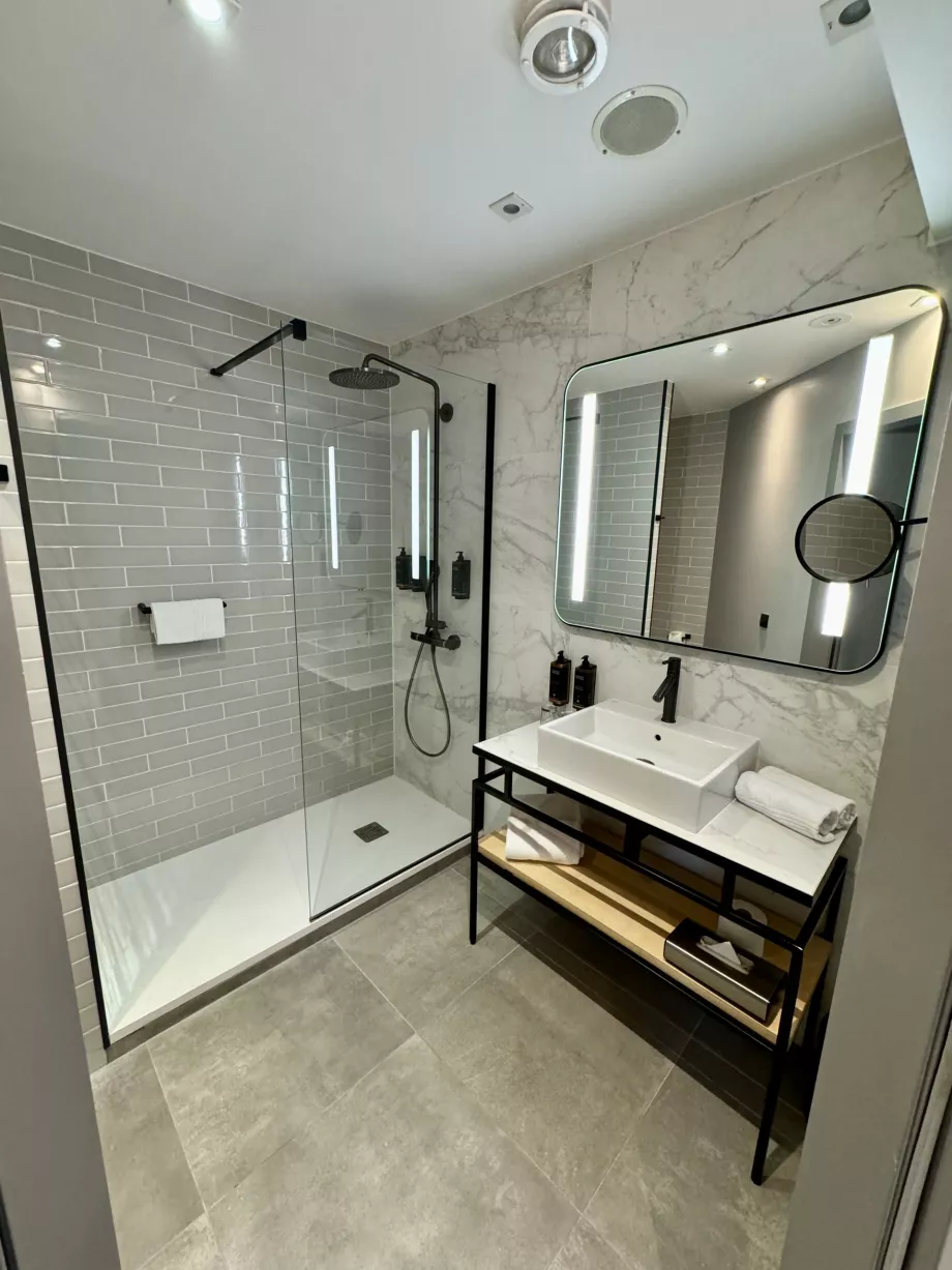 Badrum på Mercure Poznań Centrum Hotel
