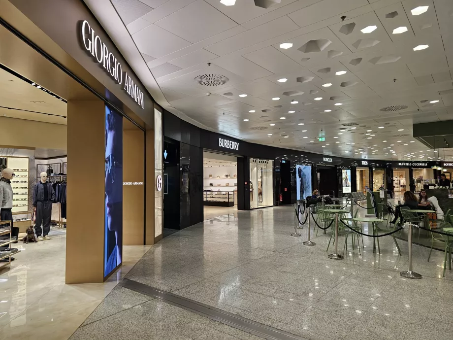 Butiker i transitzonen, Terminal 1
