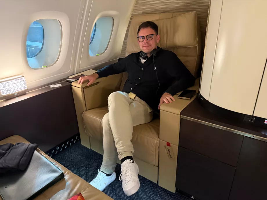 Jag i första klass på Etihad Airways