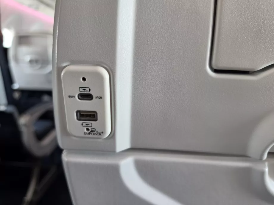 USB-portar för laddning av elektroniska enheter