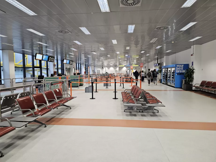 Terminal 2, transitzonen