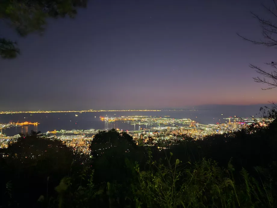 Utsikt från toppstationen på linbanan Maya