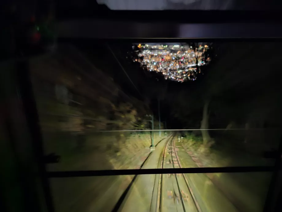 Nattresa med Mayas linbana