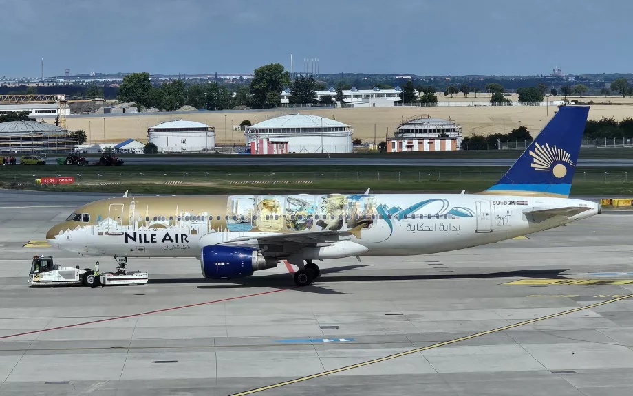 Nile Air, Airbus A320 på Prags flygplats