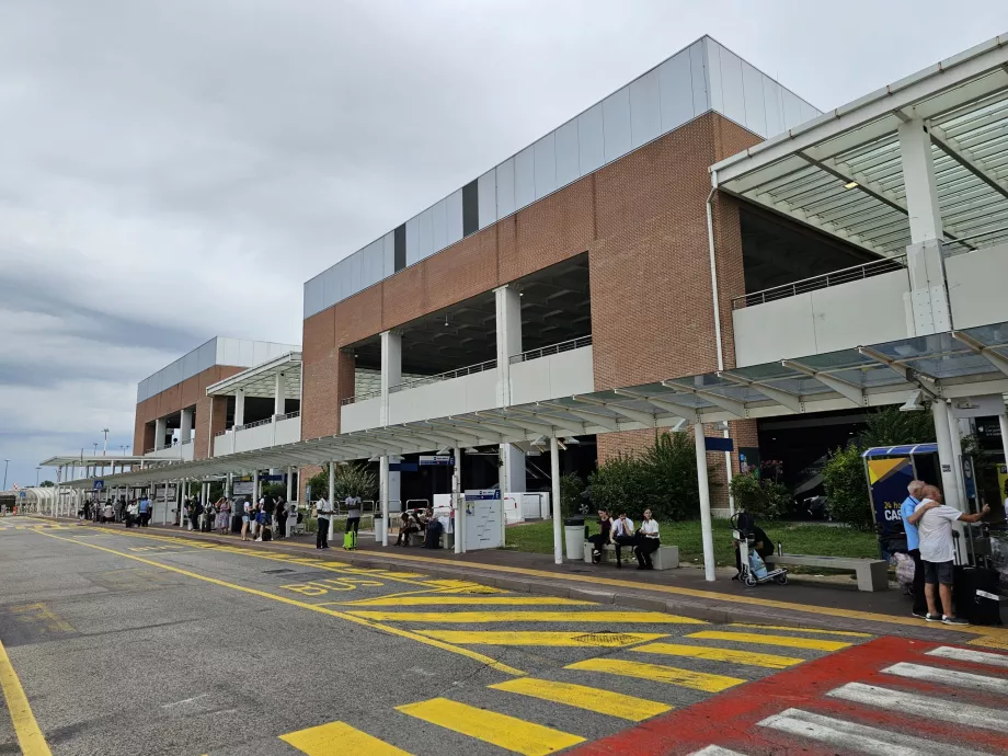 ankomst till flygplatsen Venedig