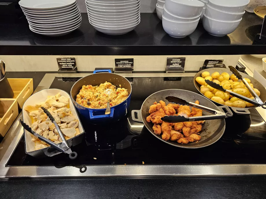 Lunchmeny, varma måltider