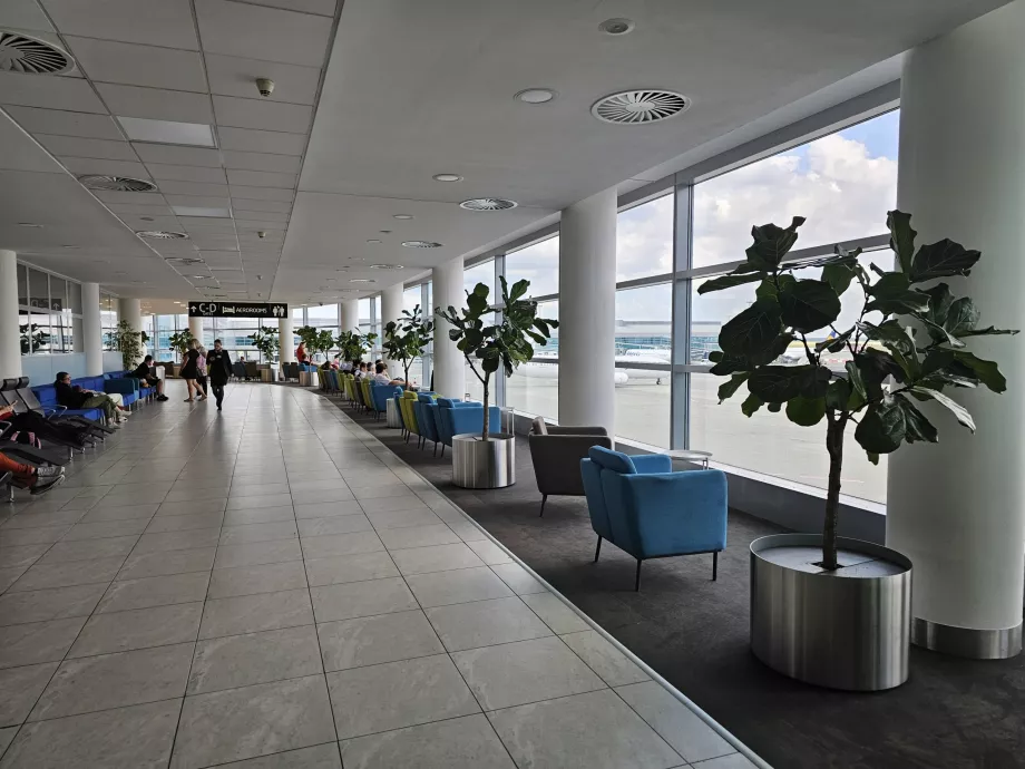 Bekväma säten, Terminal 1 transitområde