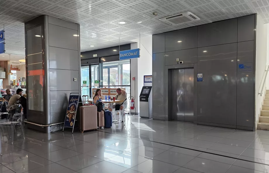 Uttagsautomat utan avgift