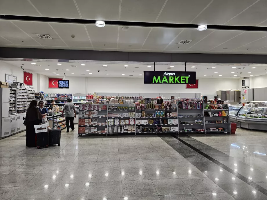 Supermarket i ankomsthallen