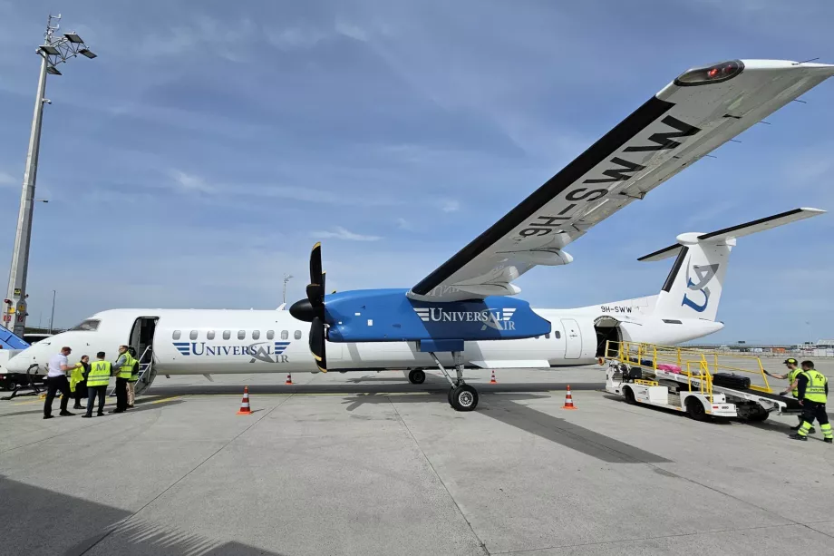 Flyga med Universal Air på München flygplats