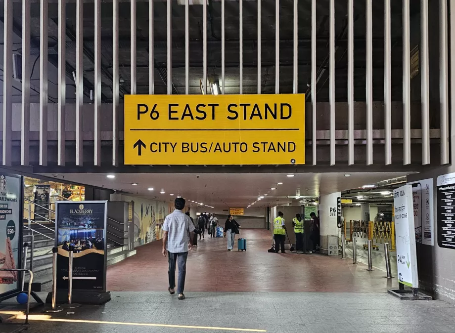 Vägbeskrivning till rickshaws och stadsbussar, Terminal 2