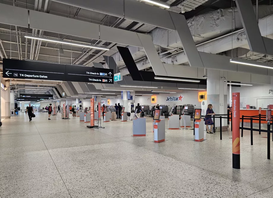 Terminal 4, incheckning