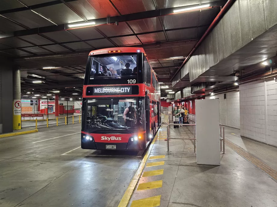 Skybus stannar vid Southern Cross station