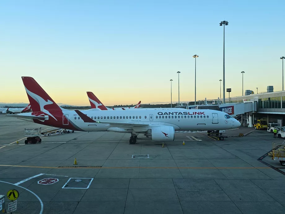 Qantas, Airbus A220, Melbourne flygplats